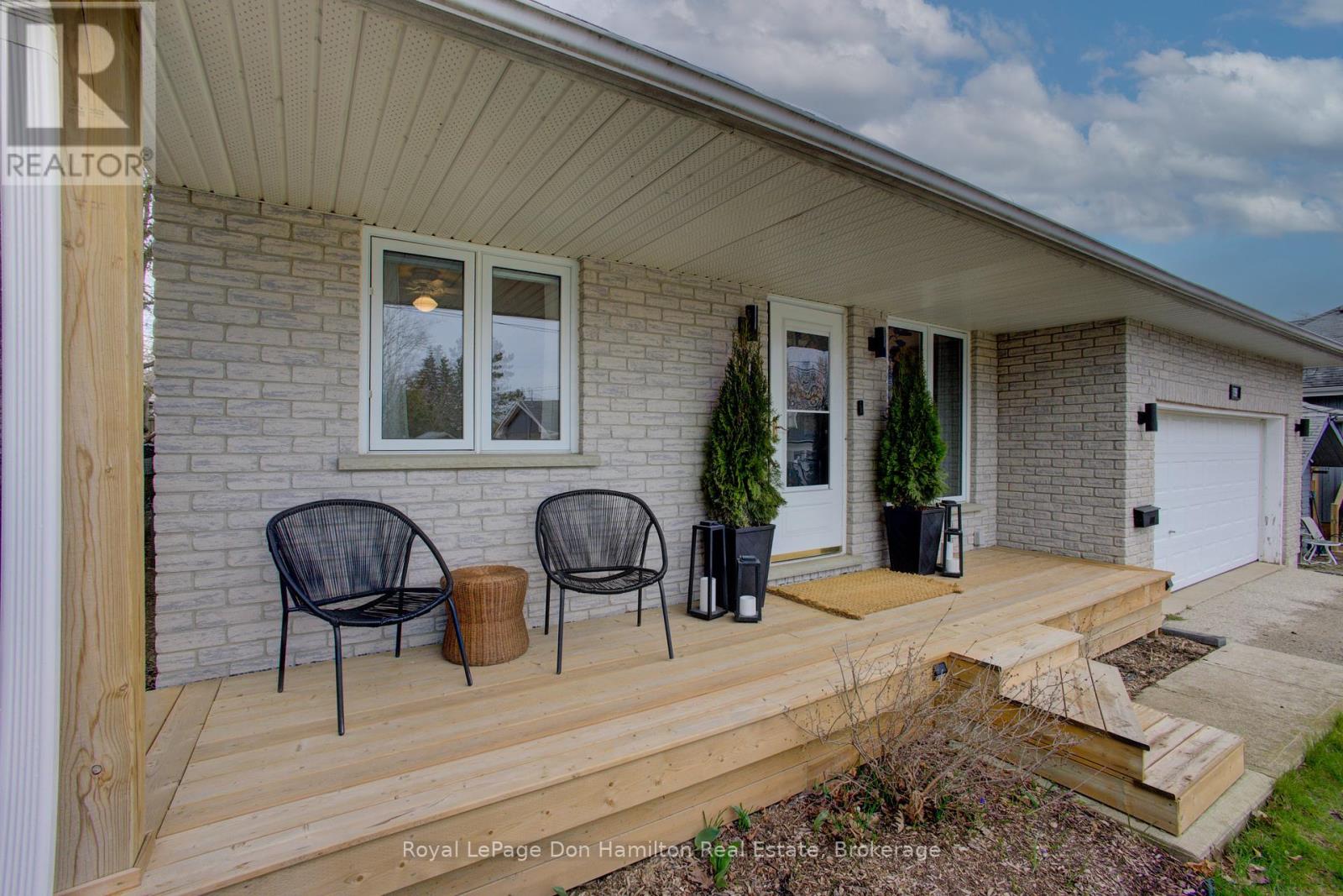 139 Queen Street E, North Perth, Ontario  N4W 3V1 - Photo 5 - X12096008