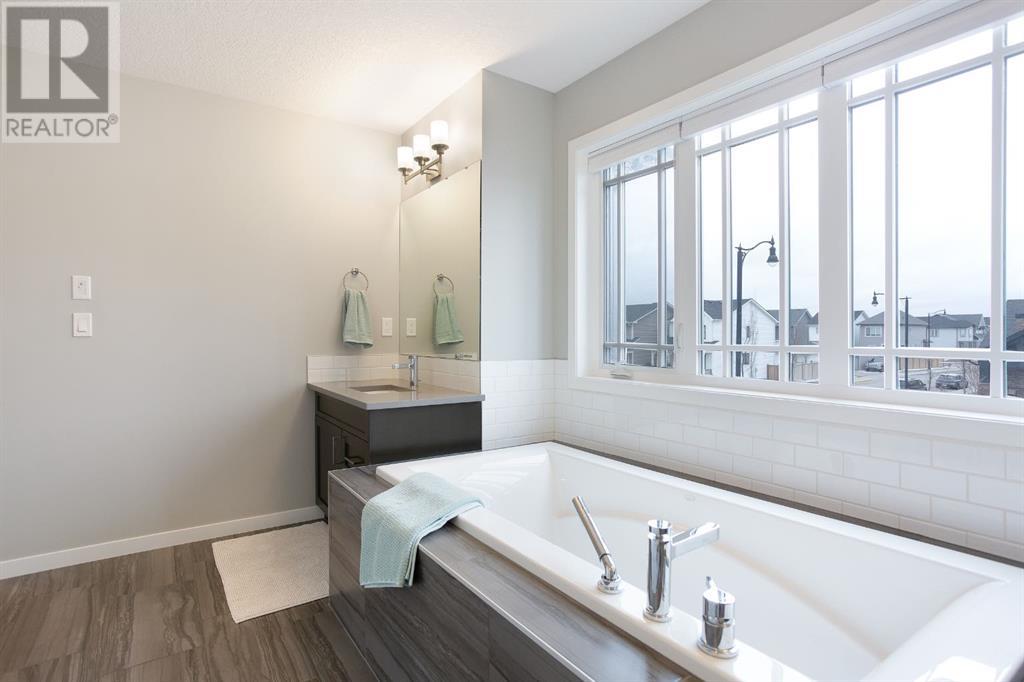241 Vista Drive, Crossfield, Alberta  T0M 0S0 - Photo 18 - A2201108