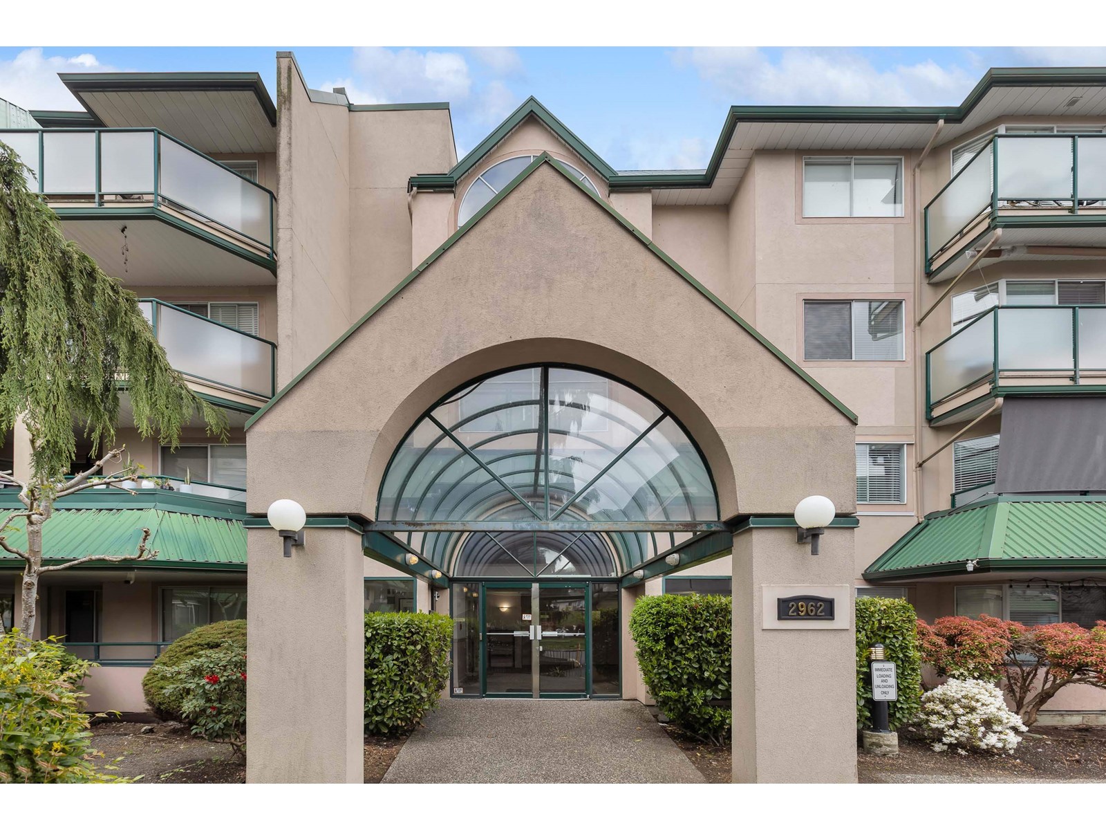 312 2962 TRETHEWEY STREET, Abbotsford, British Columbia