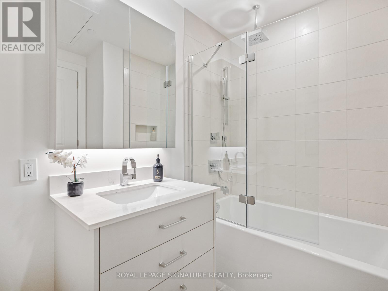 304 - 285 Avenue Road, Toronto (Yonge-St. Clair), Ontario  M5R 2J2 - Photo 27 - C12096004
