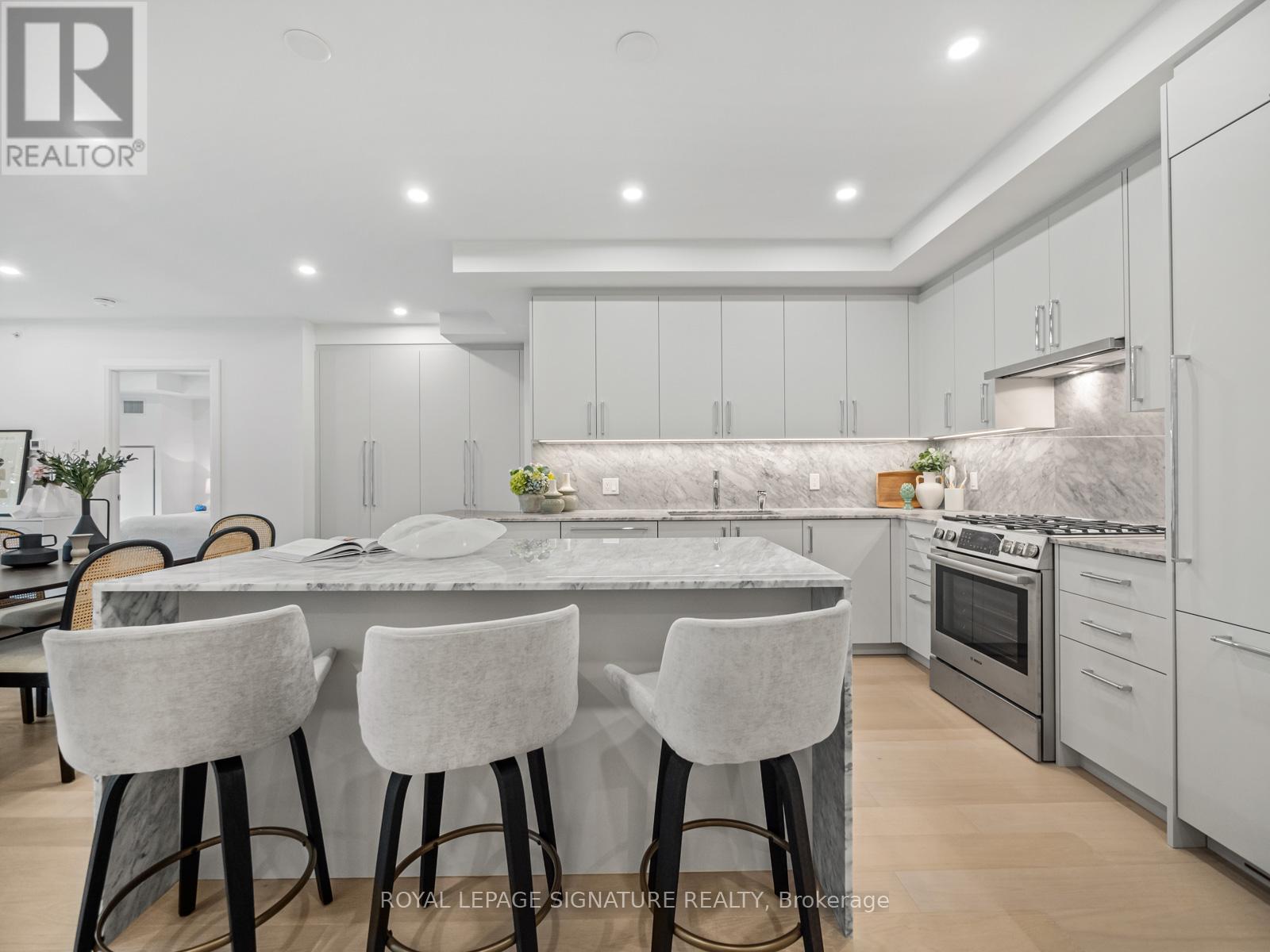 304 - 285 Avenue Road, Toronto (Yonge-St. Clair), Ontario  M5R 2J2 - Photo 9 - C12096004