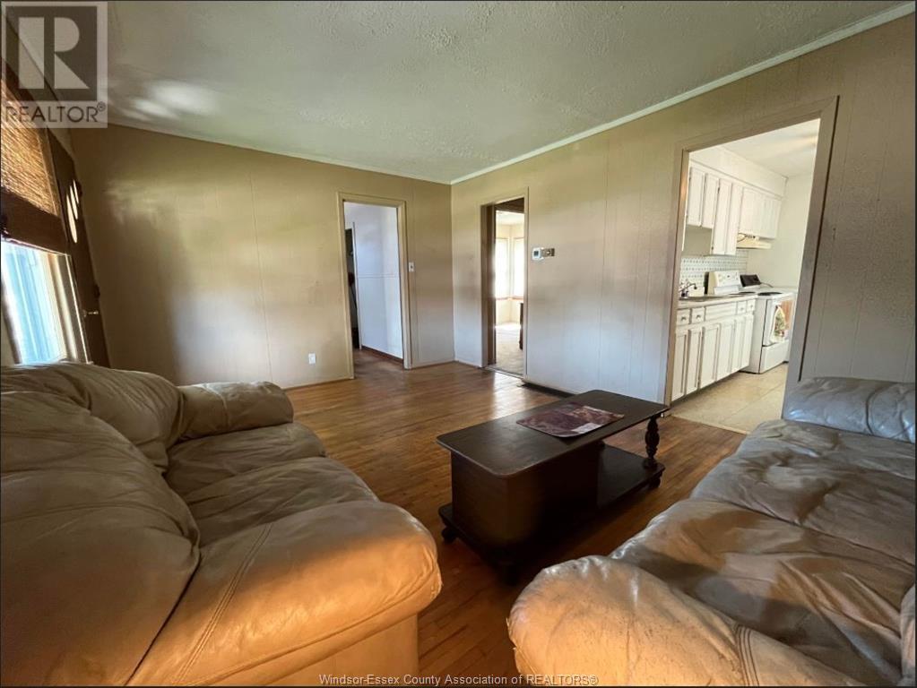 Property at 1123 MCKAY AVENUE image 3