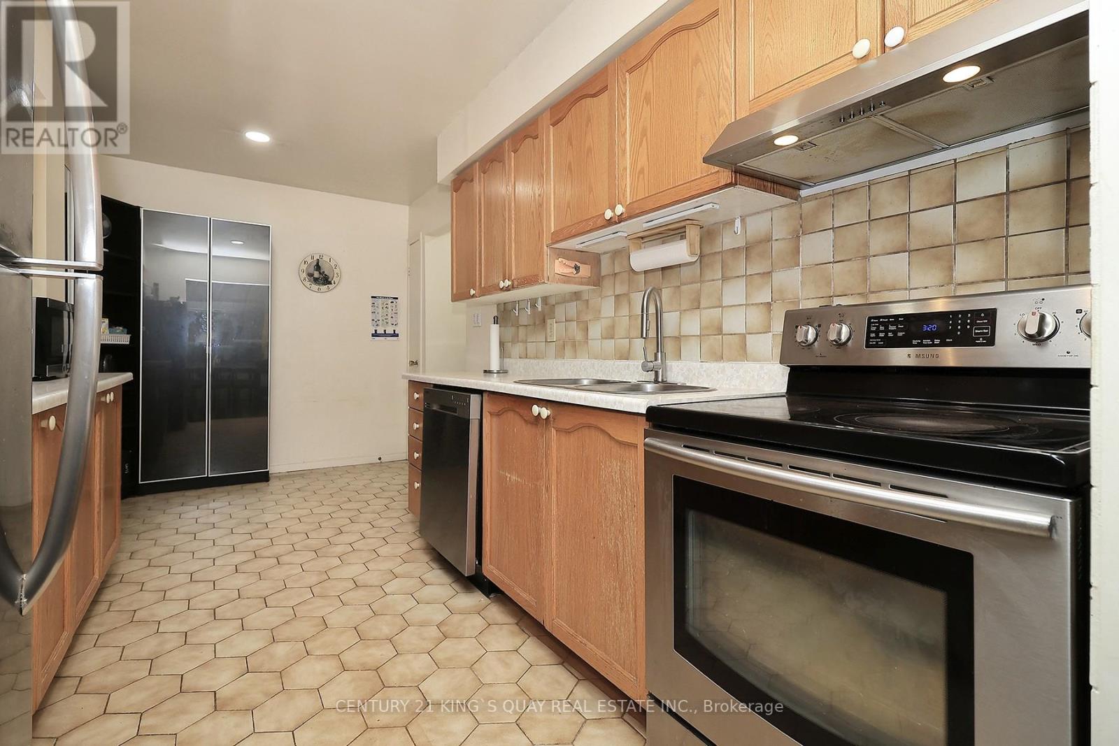 17 - 25 Whitecap Boulevard, Toronto, Ontario  M1M 2Y5 - Photo 11 - E12096030