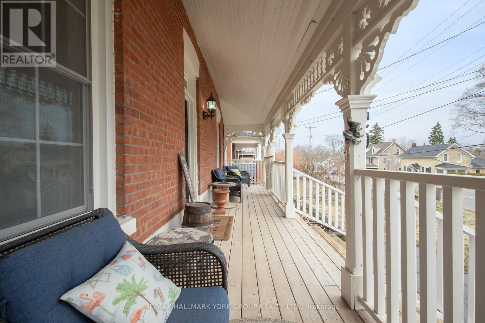 Property at 501 SIMCOE STREET image 2
