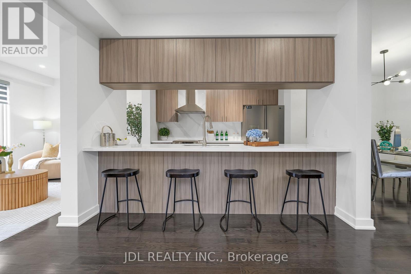 103 Denarius Crescent, Richmond Hill, Ontario  L4E 0Y9 - Photo 10 - N12096055