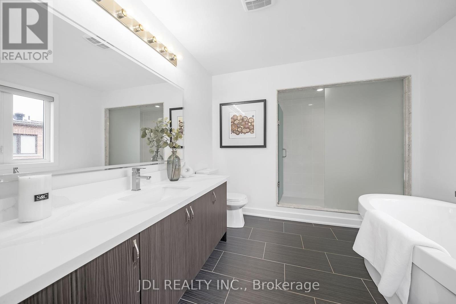 103 Denarius Crescent, Richmond Hill, Ontario  L4E 0Y9 - Photo 24 - N12096055