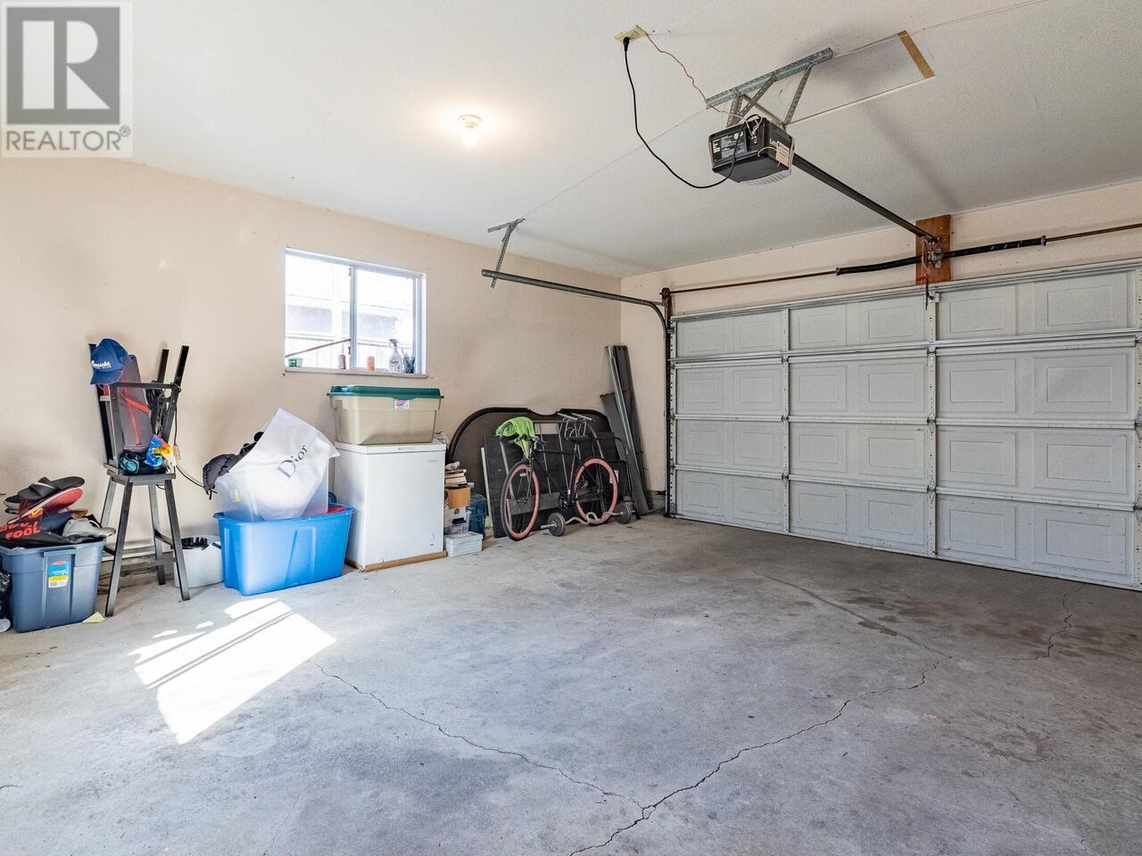 Listing Picture 21 of 23 : 7138 MAIN STREET, Vancouver / 溫哥華 - 魯藝地產 Yvonne Lu Group - MLS Medallion Club Member