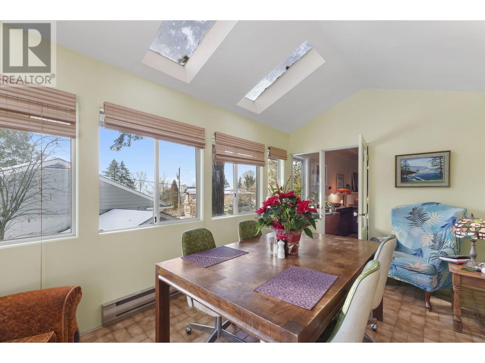 Listing Picture 10 of 40 : 7950 JOFFRE AVENUE, Burnaby / 本拿比 - 魯藝地產 Yvonne Lu Group - MLS Medallion Club Member