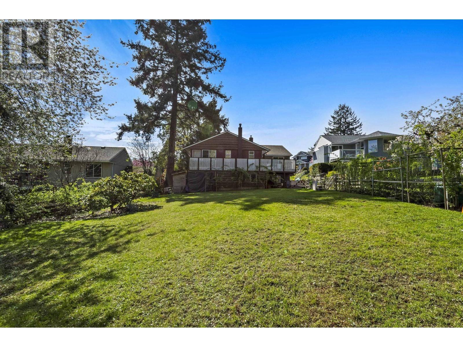 Listing Picture 25 of 40 : 7950 JOFFRE AVENUE, Burnaby / 本拿比 - 魯藝地產 Yvonne Lu Group - MLS Medallion Club Member