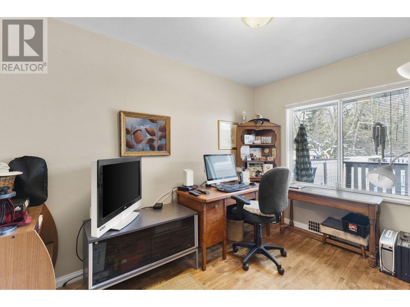 Listing Picture 17 of 40 : 7950 JOFFRE AVENUE, Burnaby / 本拿比 - 魯藝地產 Yvonne Lu Group - MLS Medallion Club Member