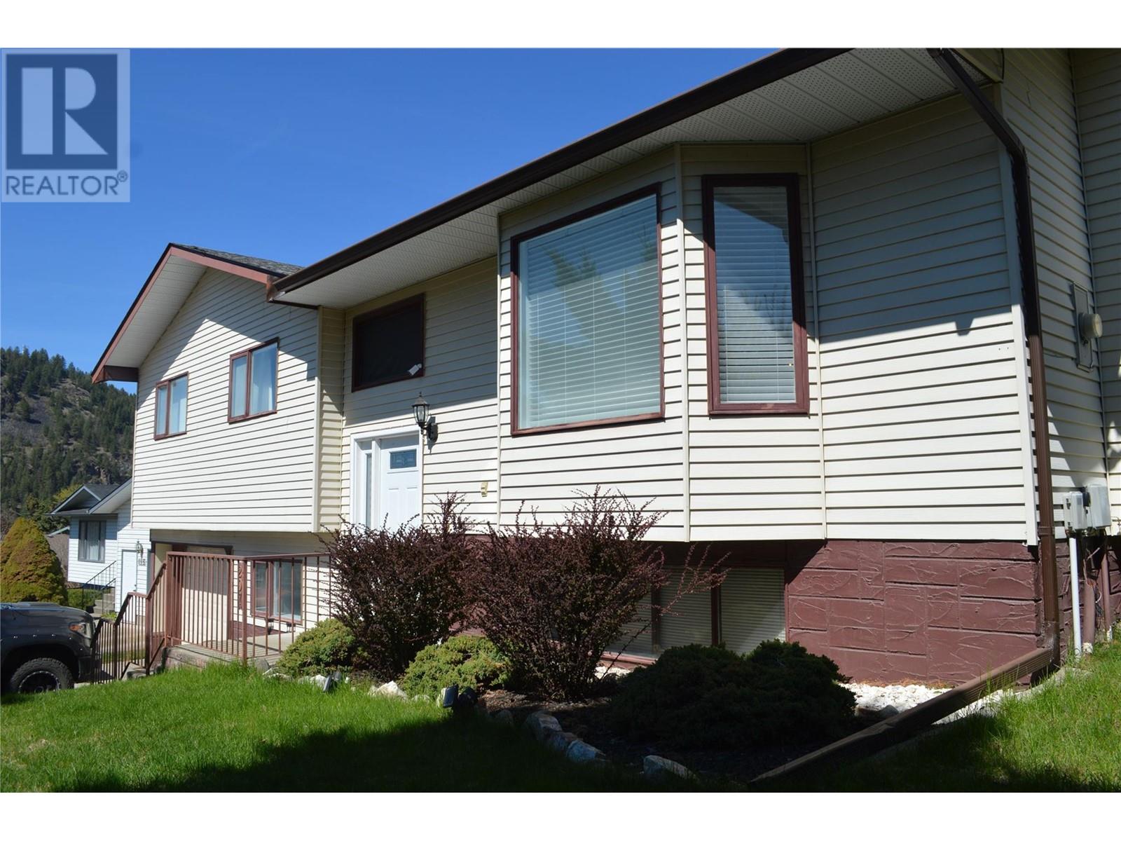 Property at 207 Wellington Crescent image 5