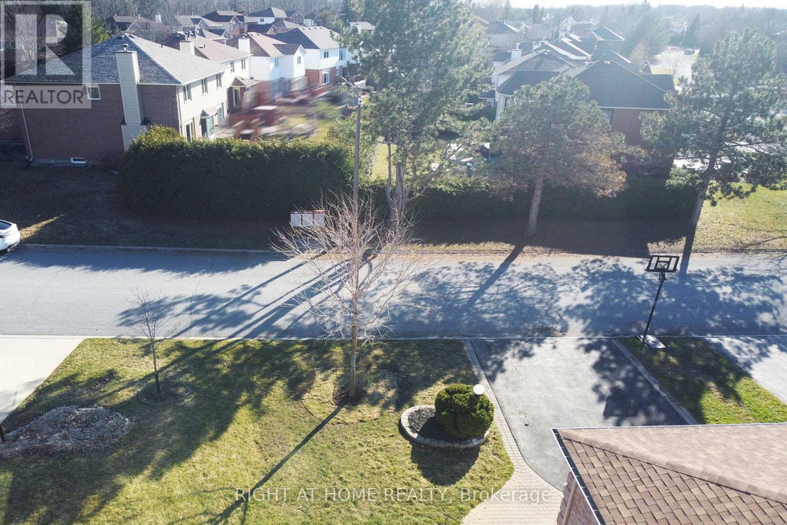Property at 4 BALDING CRESCENT image 3