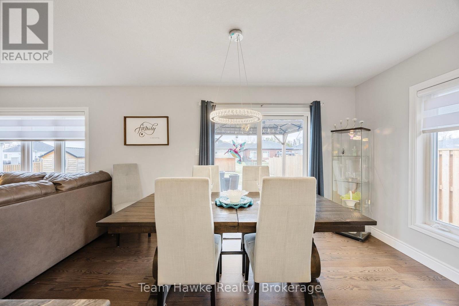 9 Cardinal Court, Tay, Ontario  L0K 2A0 - Photo 14 - S12096168