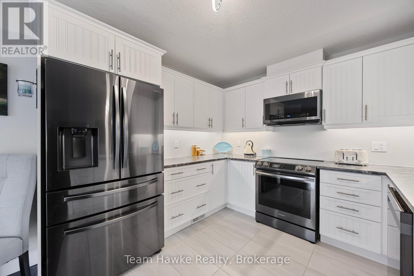 9 Cardinal Court, Tay, Ontario  L0K 2A0 - Photo 19 - S12096168