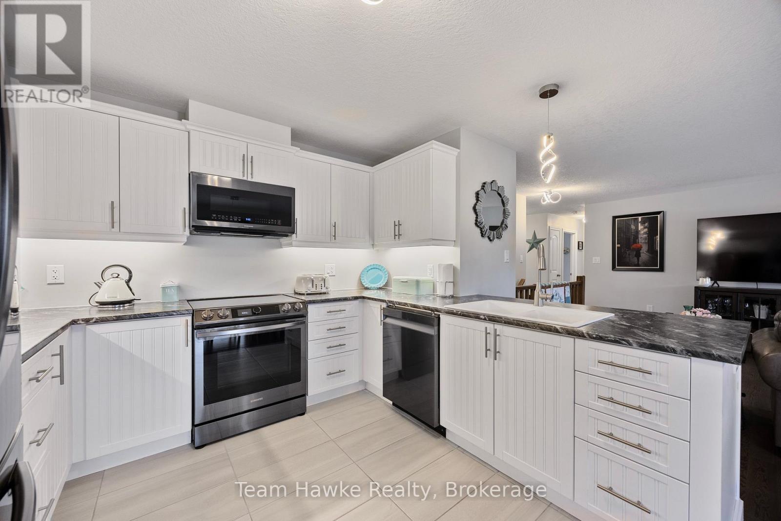 9 Cardinal Court, Tay, Ontario  L0K 2A0 - Photo 22 - S12096168