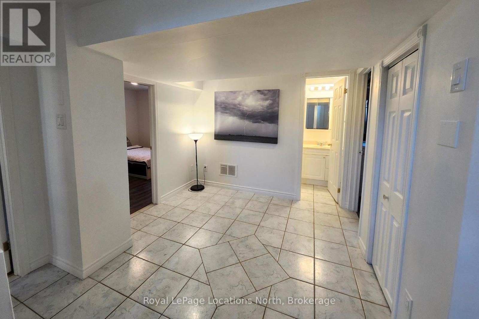 635 Oak Street, Collingwood, Ontario  L9Y 2Z7 - Photo 18 - S12096253