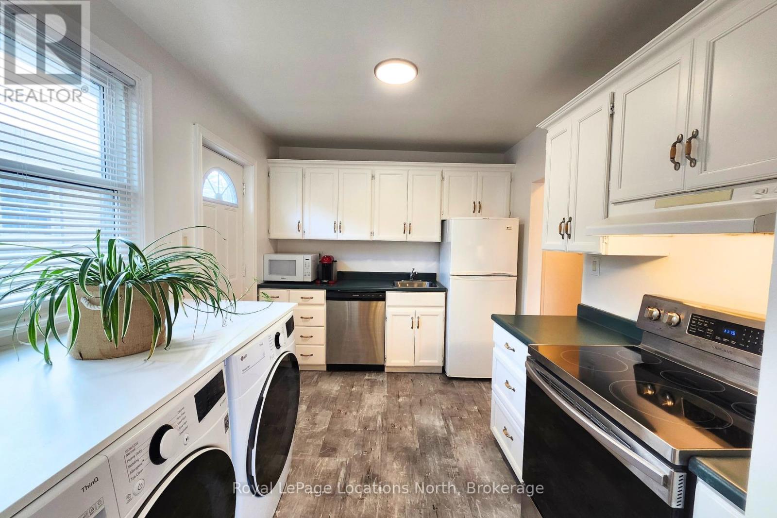 635 Oak Street, Collingwood, Ontario  L9Y 2Z7 - Photo 4 - S12096253