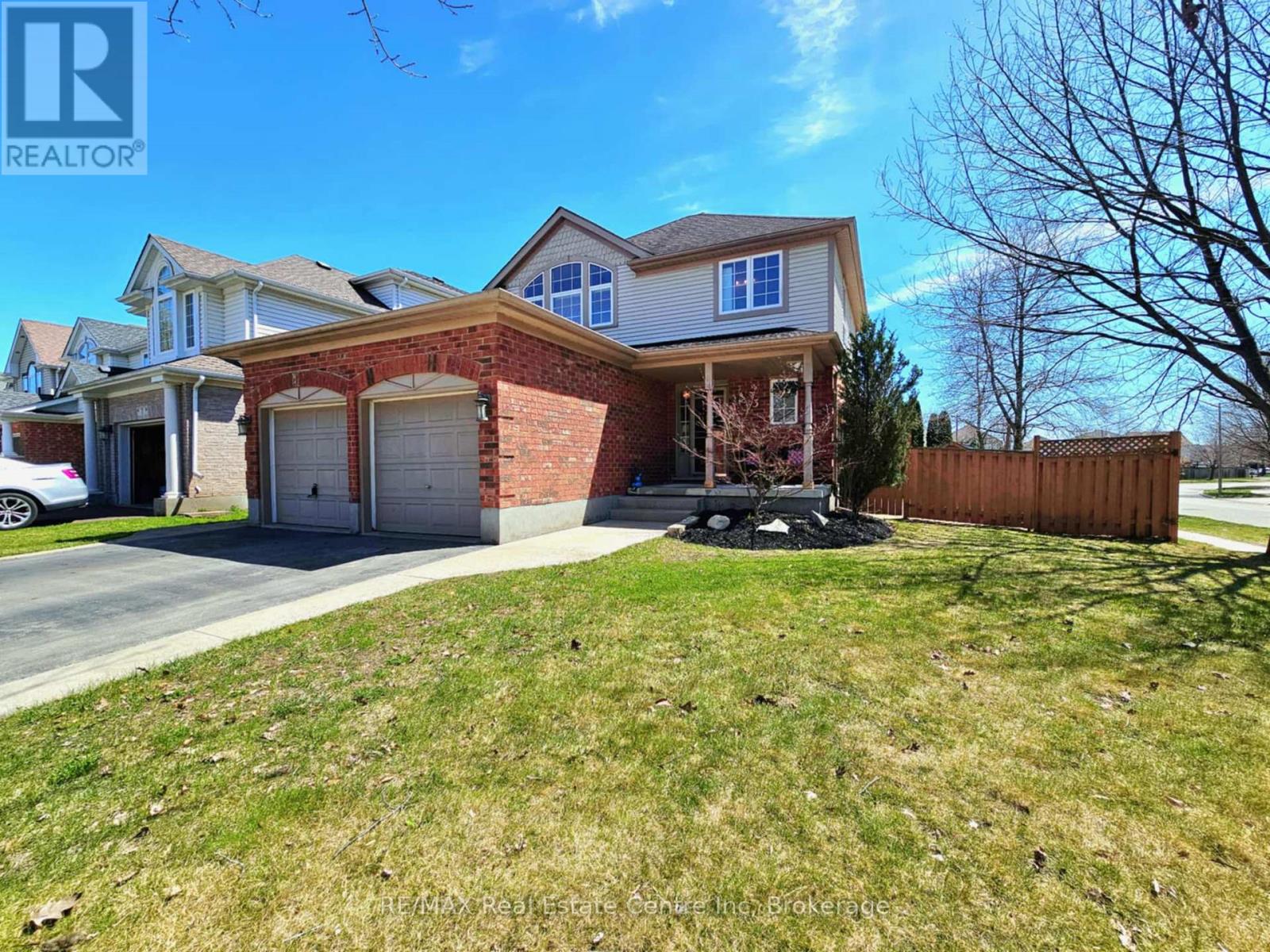 Property at 3 KARALEE CRESCENT image 2