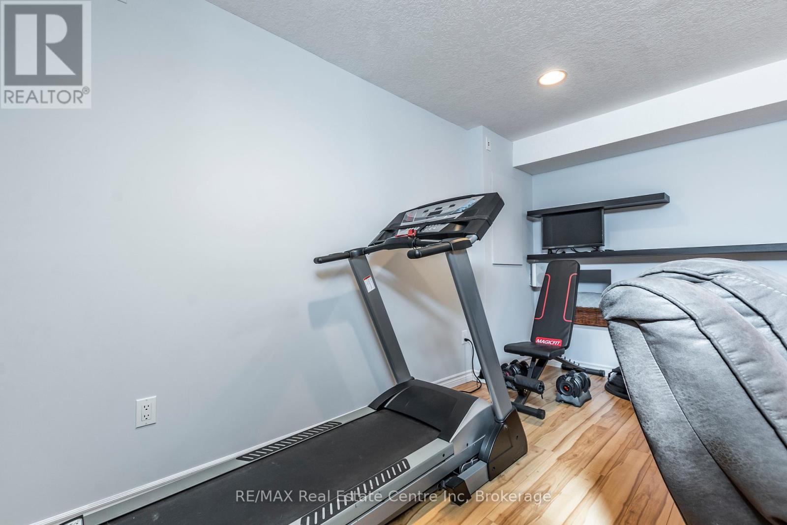 3 Karalee Crescent, Cambridge, Ontario  N3C 4H2 - Photo 30 - X12096100