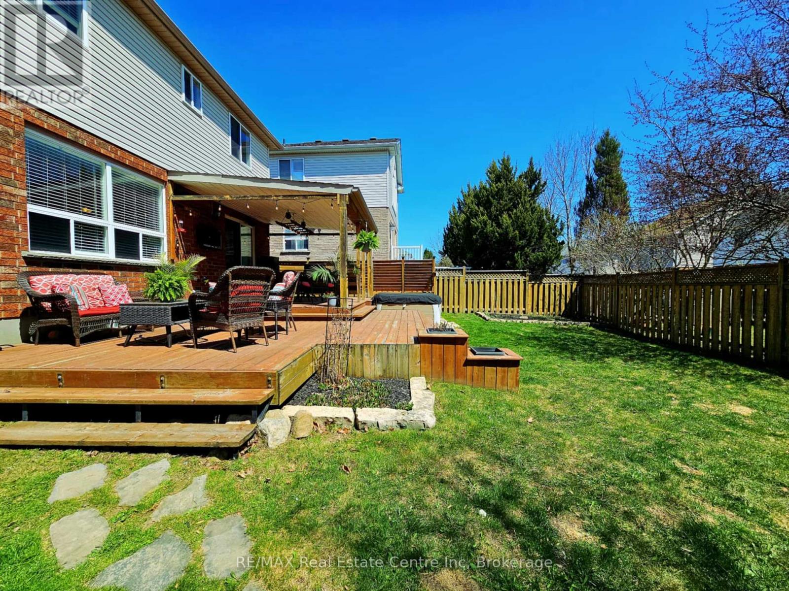 3 Karalee Crescent, Cambridge, Ontario  N3C 4H2 - Photo 47 - X12096100