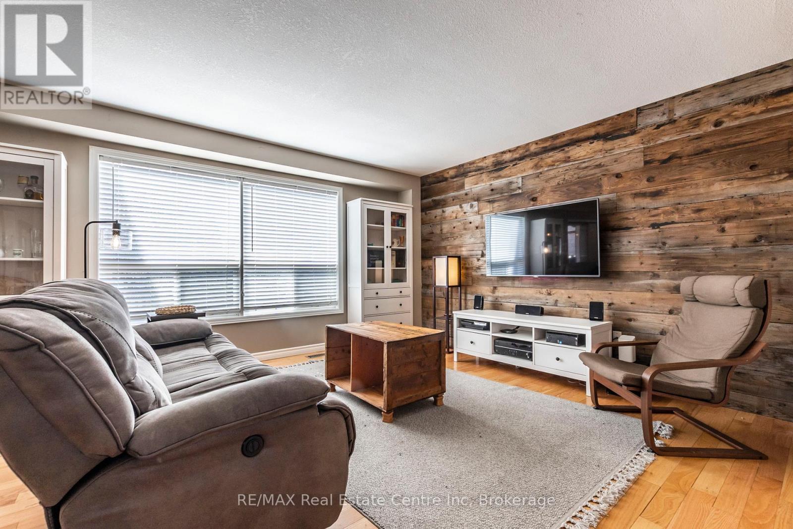 3 Karalee Crescent, Cambridge, Ontario  N3C 4H2 - Photo 7 - X12096100