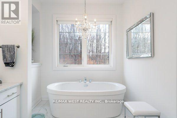 6 Forest Grove Court, Aurora, Ontario  L4G 3G4 - Photo 21 - N12096144