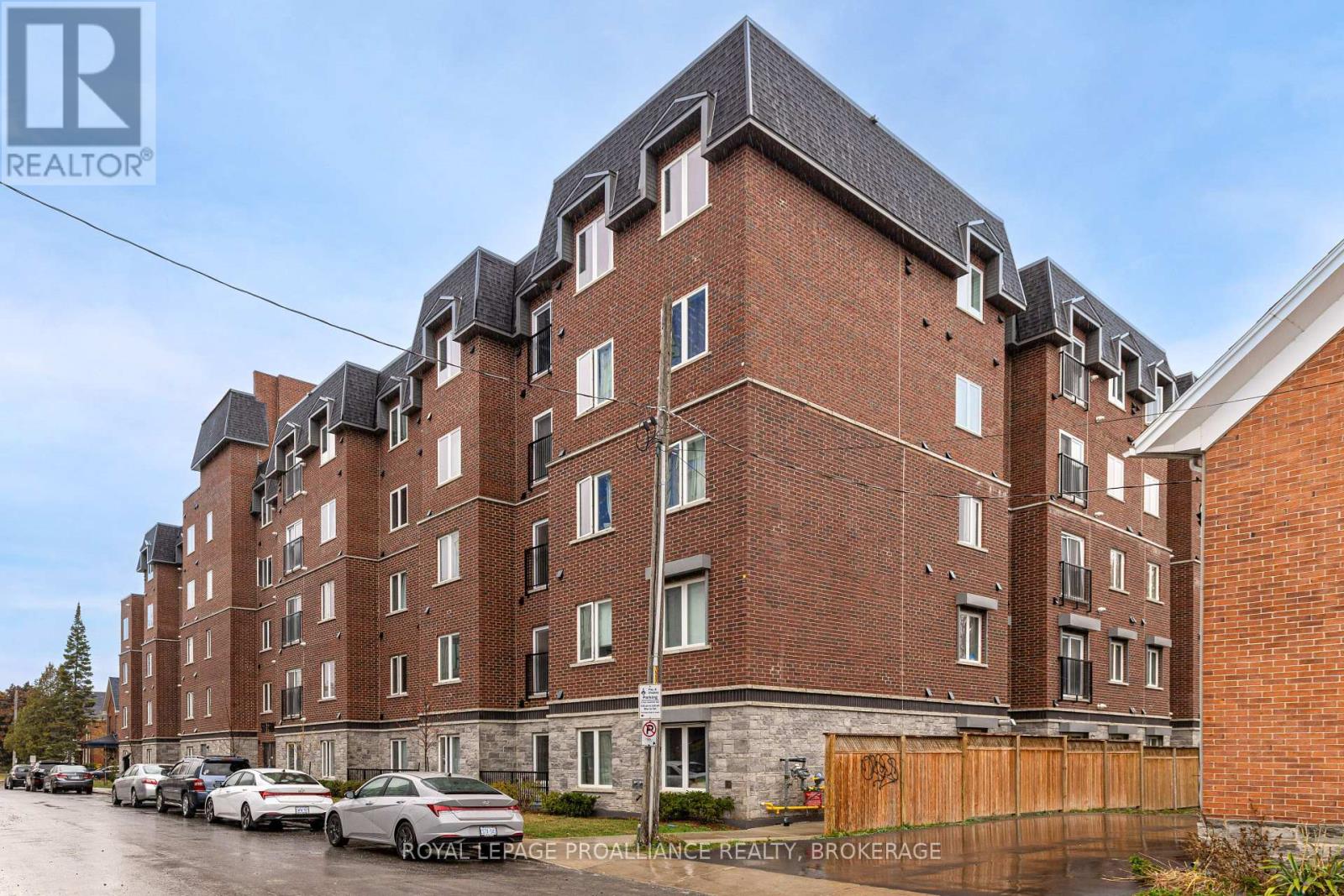 Property at 113 - 501 FRONTENAC STREET image 2