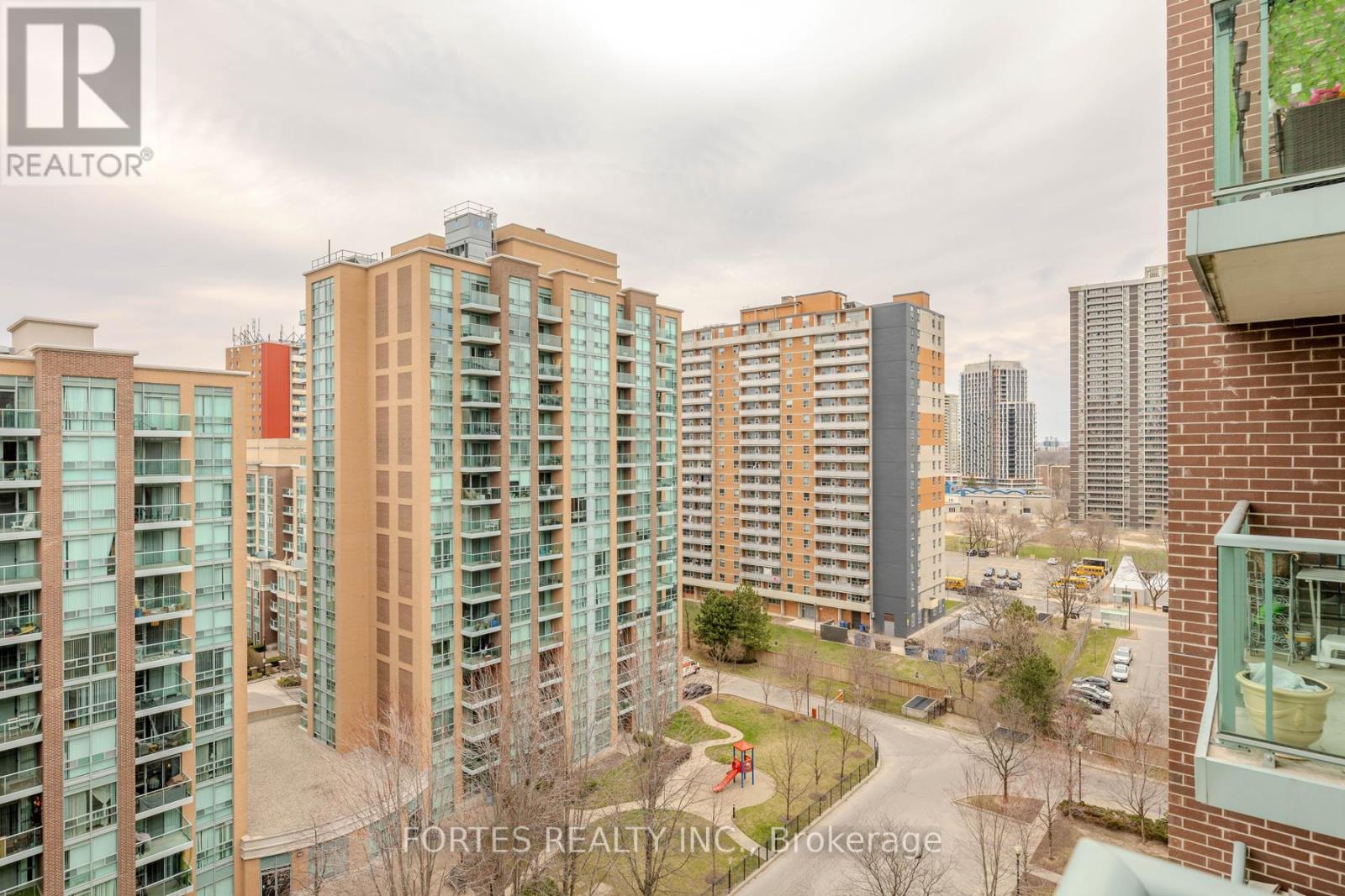 1101 - 9 Michael Power Place, Toronto, Ontario  M9A 0A5 - Photo 13 - W12096155