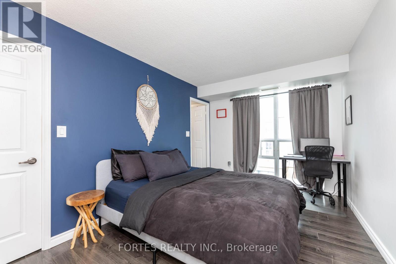 1101 - 9 Michael Power Place, Toronto, Ontario  M9A 0A5 - Photo 21 - W12096155