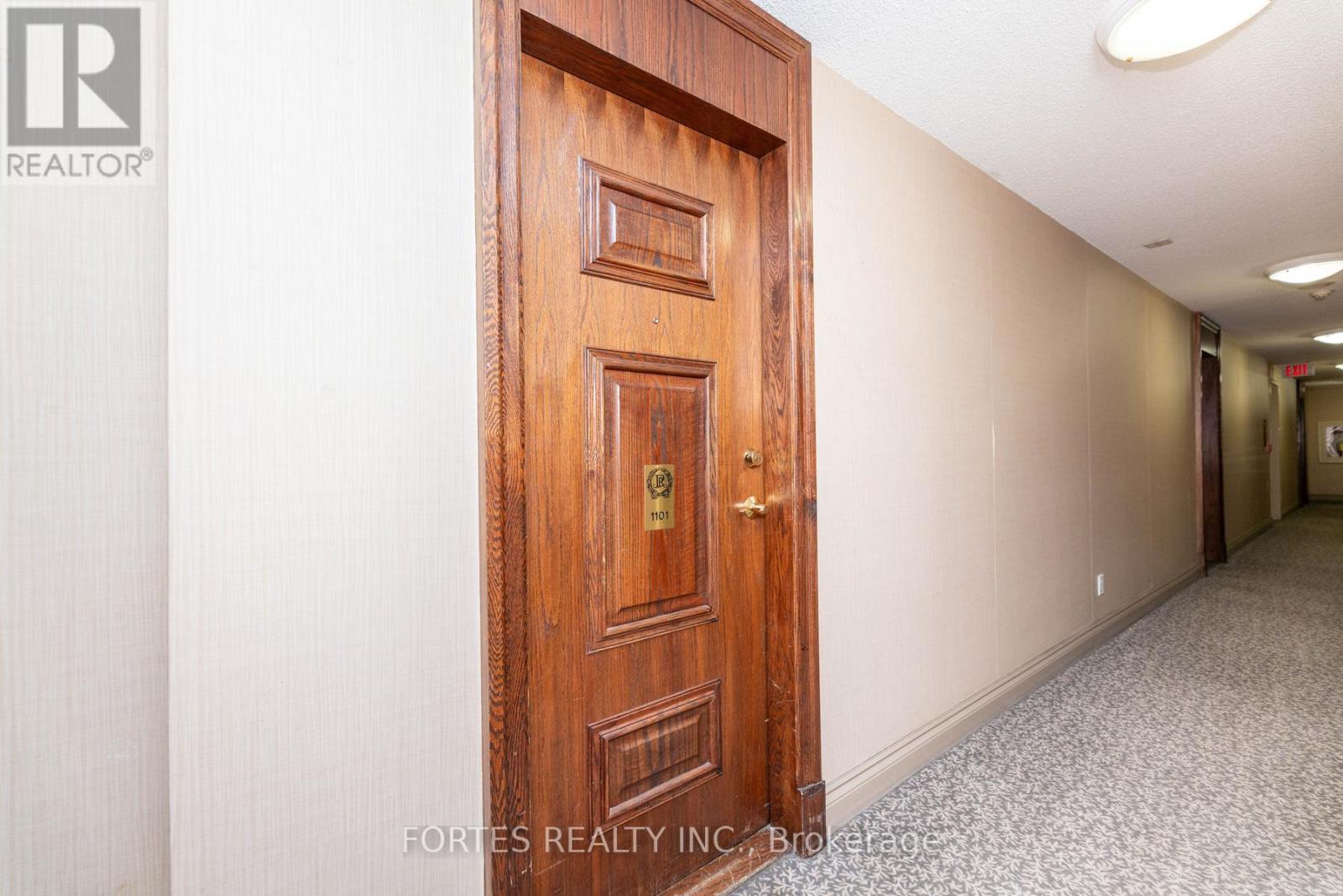 1101 - 9 Michael Power Place, Toronto, Ontario  M9A 0A5 - Photo 3 - W12096155