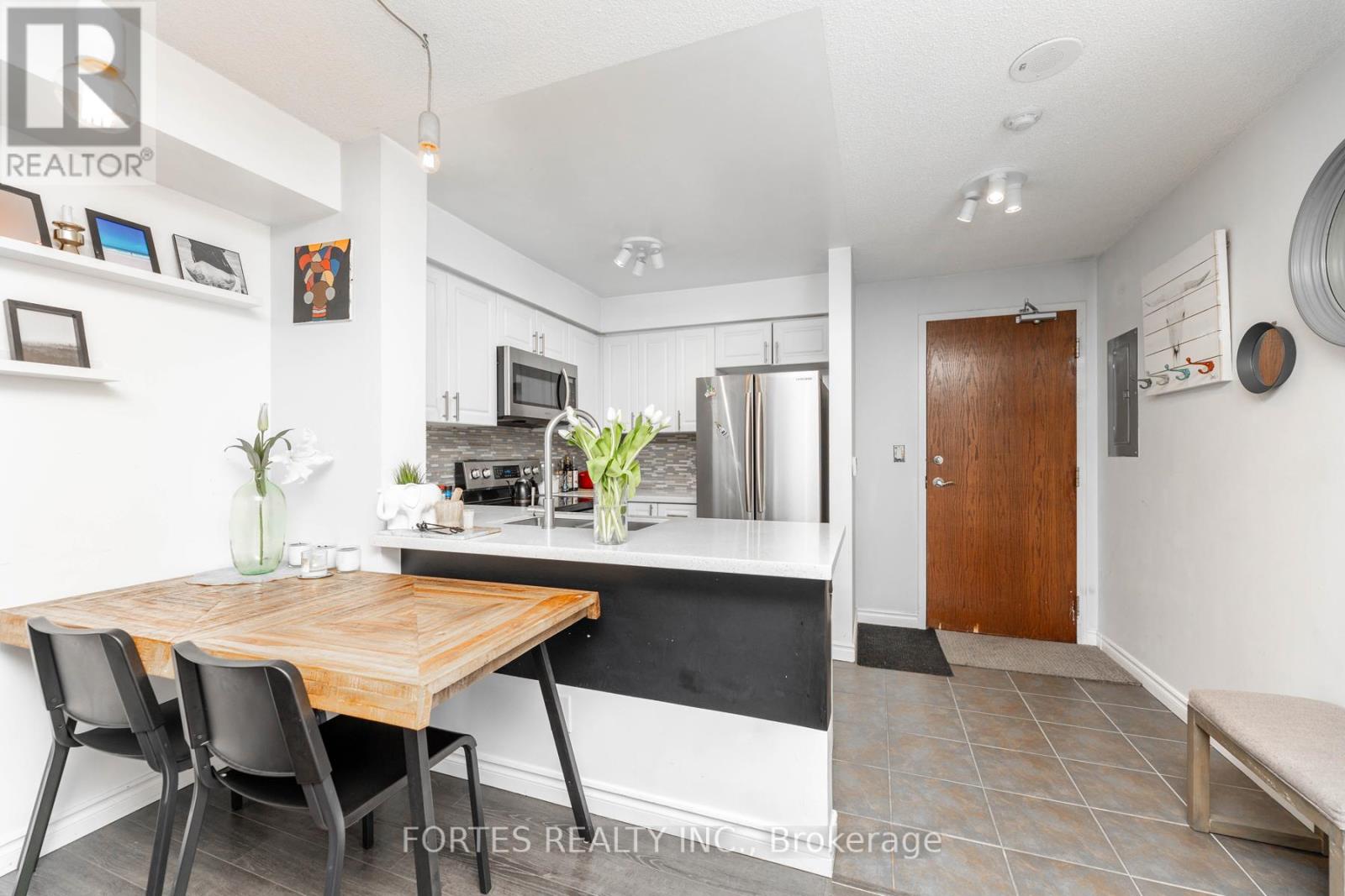 1101 - 9 Michael Power Place, Toronto, Ontario  M9A 0A5 - Photo 4 - W12096155