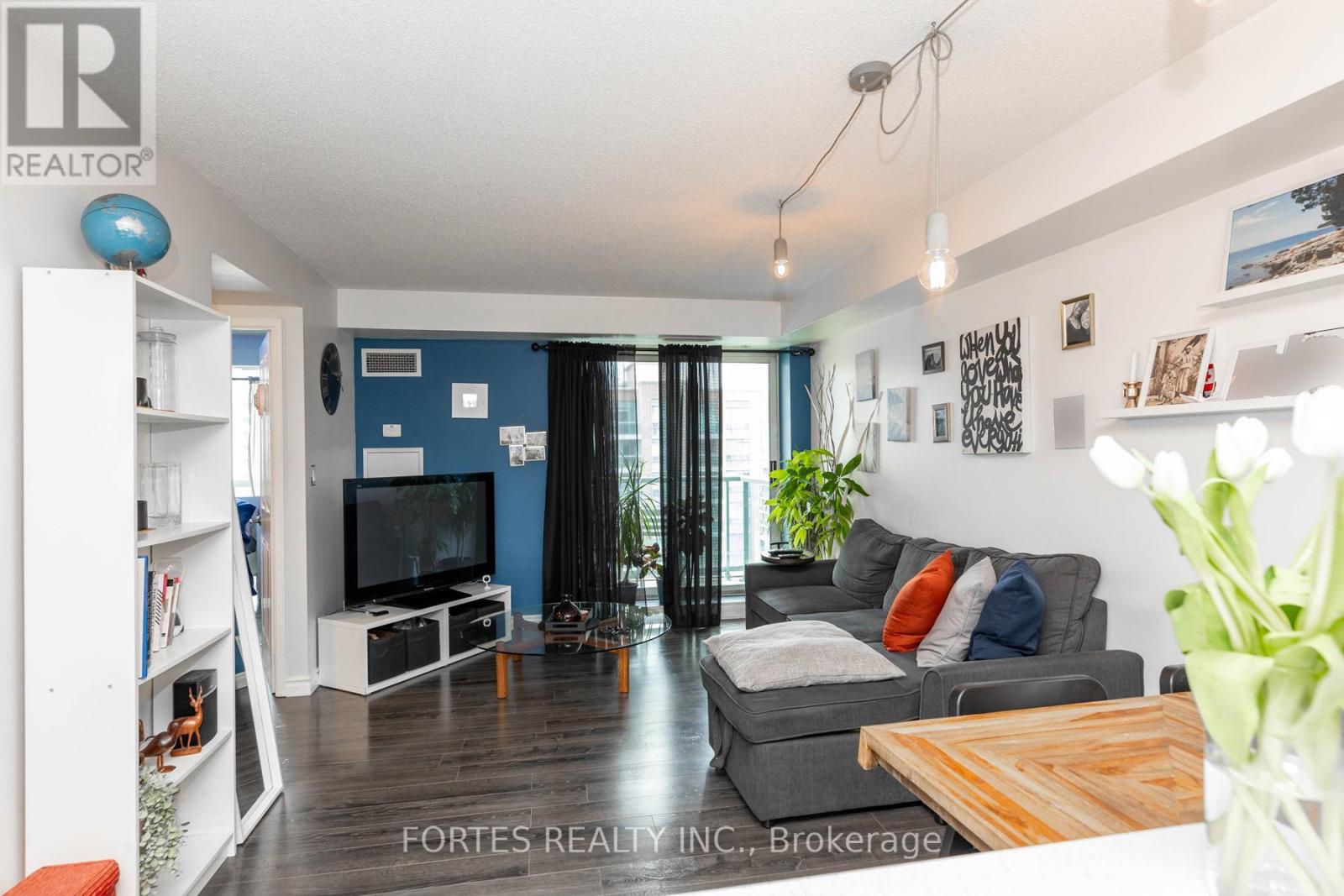 1101 - 9 Michael Power Place, Toronto, Ontario  M9A 0A5 - Photo 8 - W12096155