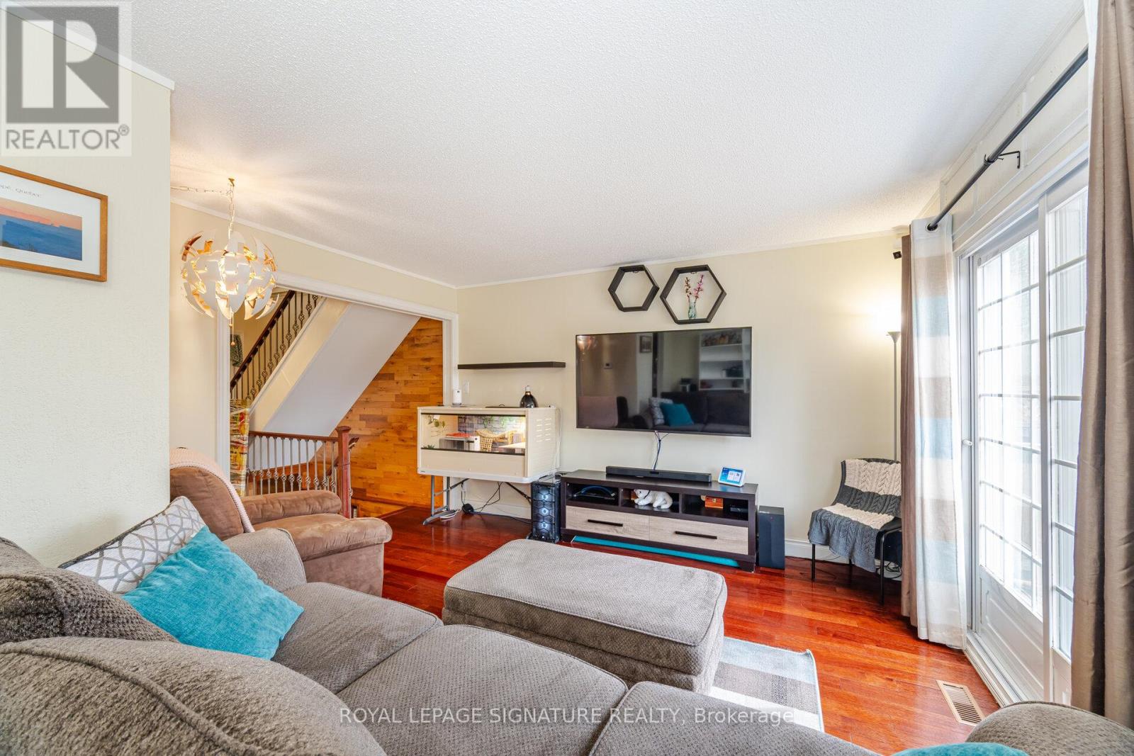 136 Martindale Crescent, Brampton, Ontario  L6X 2V2 - Photo 10 - W12096237