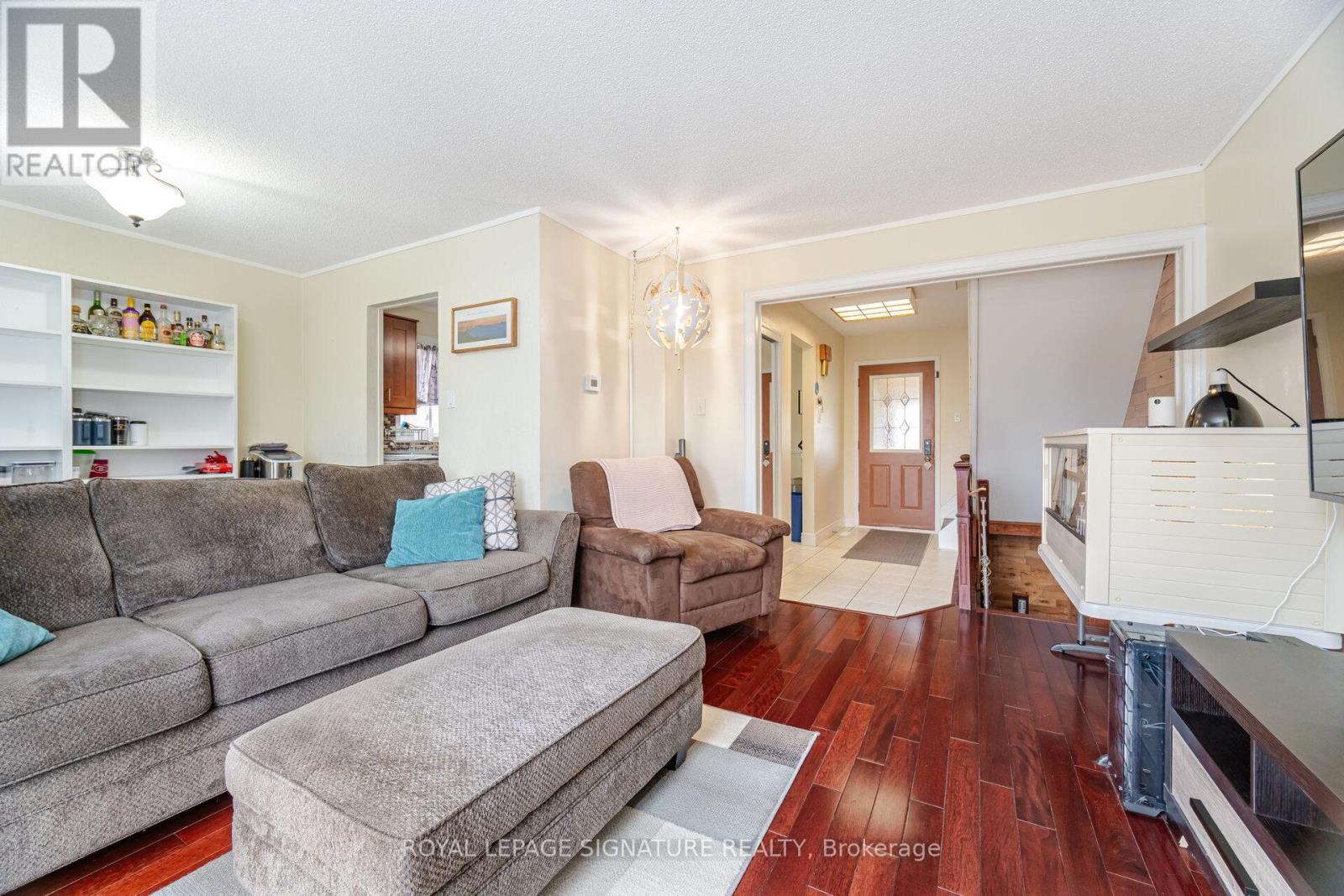 136 Martindale Crescent, Brampton, Ontario  L6X 2V2 - Photo 11 - W12096237