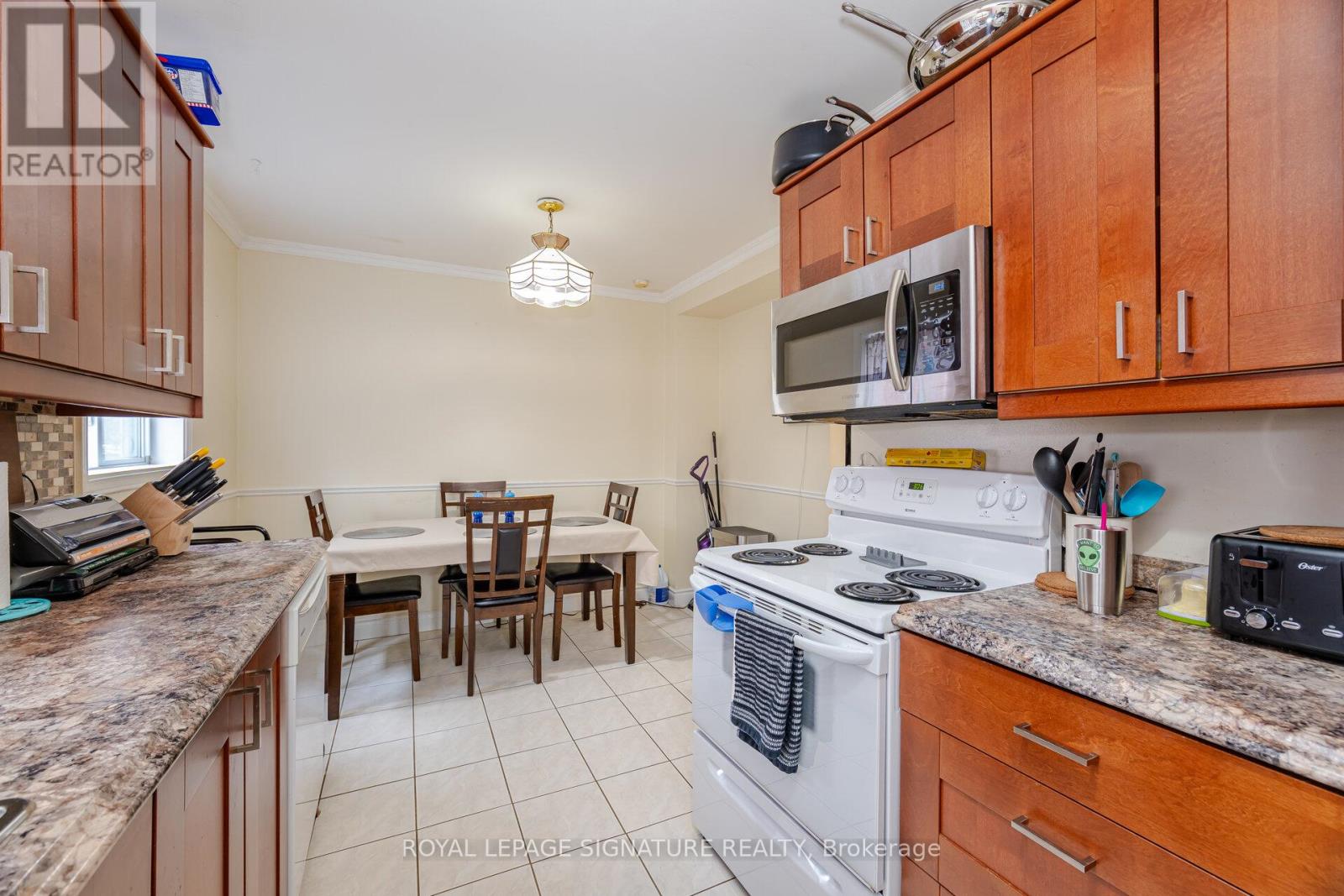 136 Martindale Crescent, Brampton, Ontario  L6X 2V2 - Photo 16 - W12096237