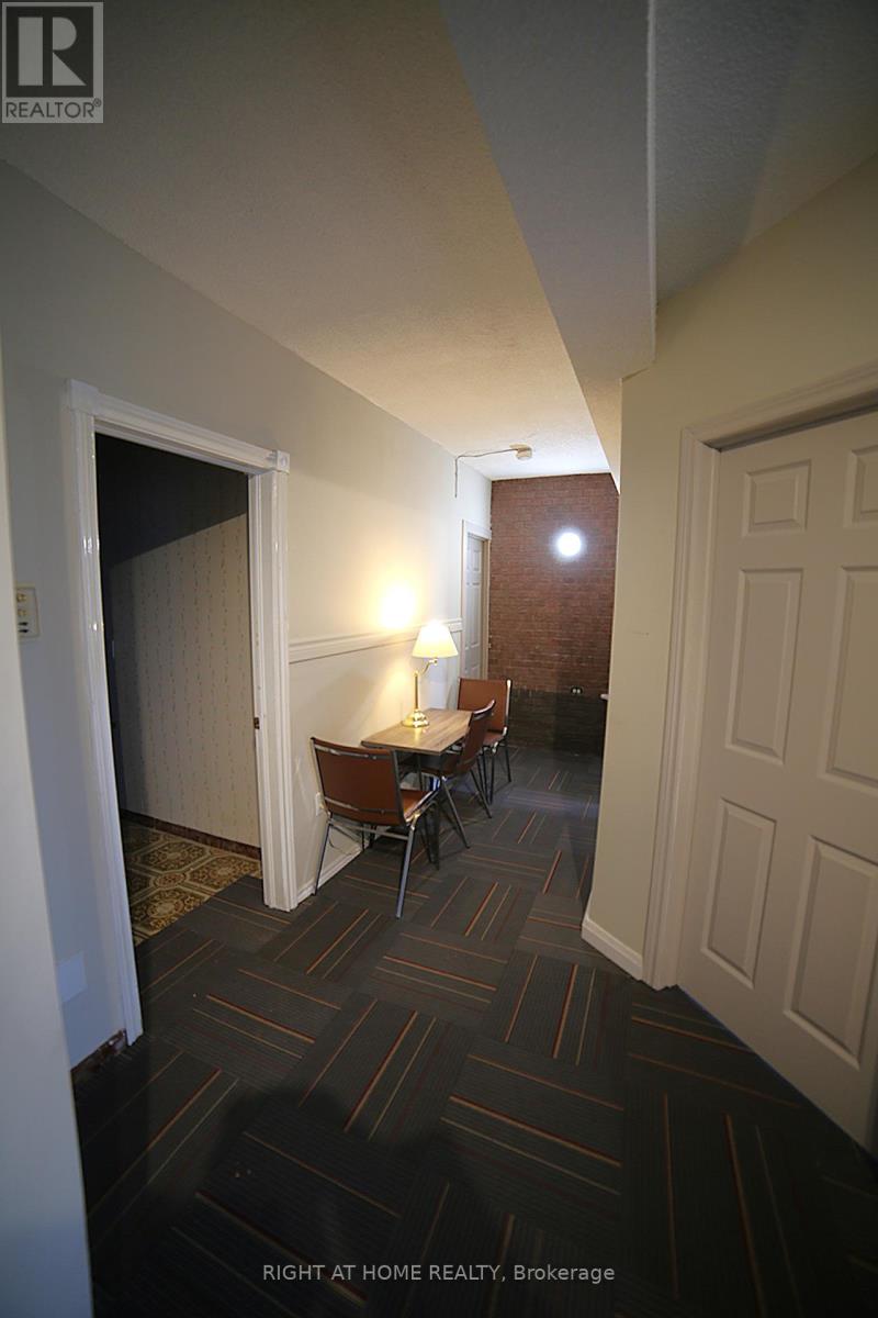 Walkout Basement - 46 Grovetree Road, Toronto (Thistletown-Beaumonde Heights), Ontario  M9V 2Y2 - Photo 8 - W12096238