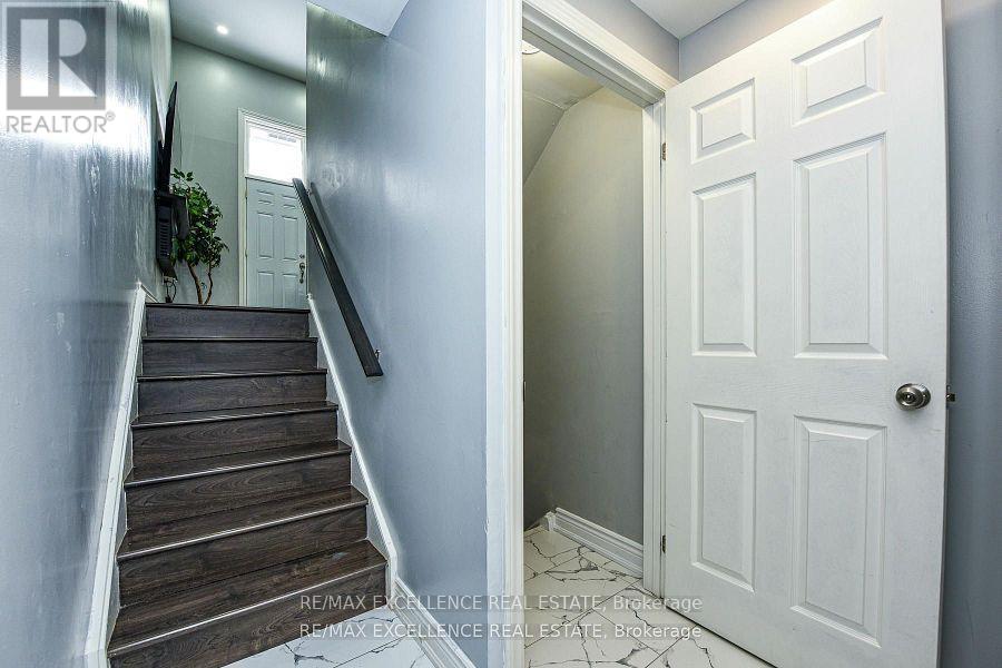 Property at 10 - 54 BRIAR PATH image 5