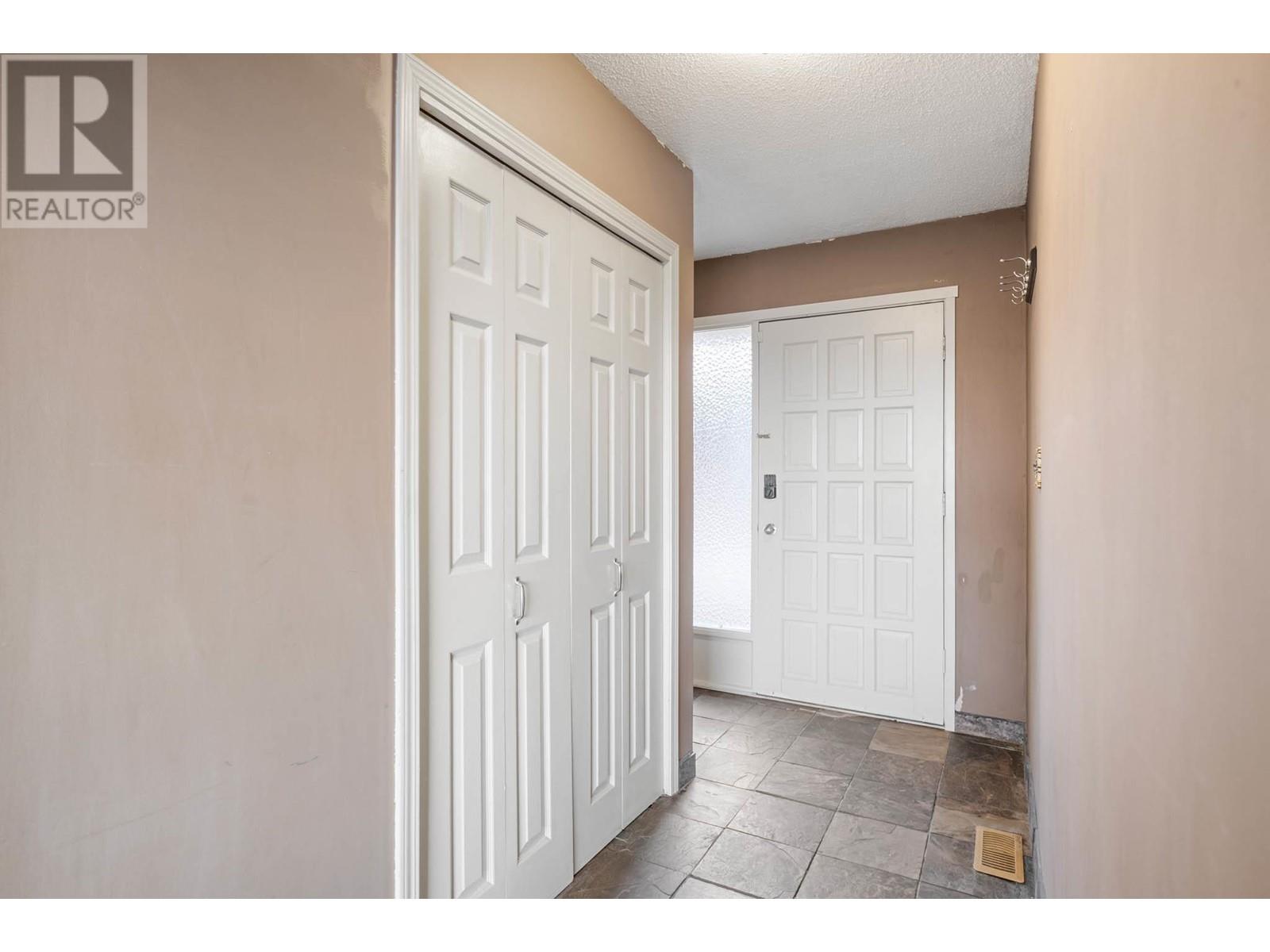 1460 Gibson Road, Kelowna, British Columbia  V1P 1B7 - Photo 8 - 10343583