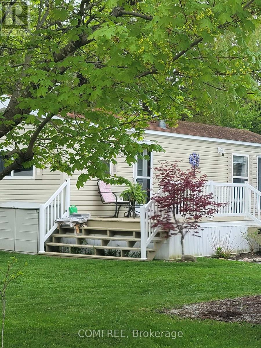15 Huron Circle, Wasaga Beach, Ontario  L9Z 1X7 - Photo 4 - S12086436