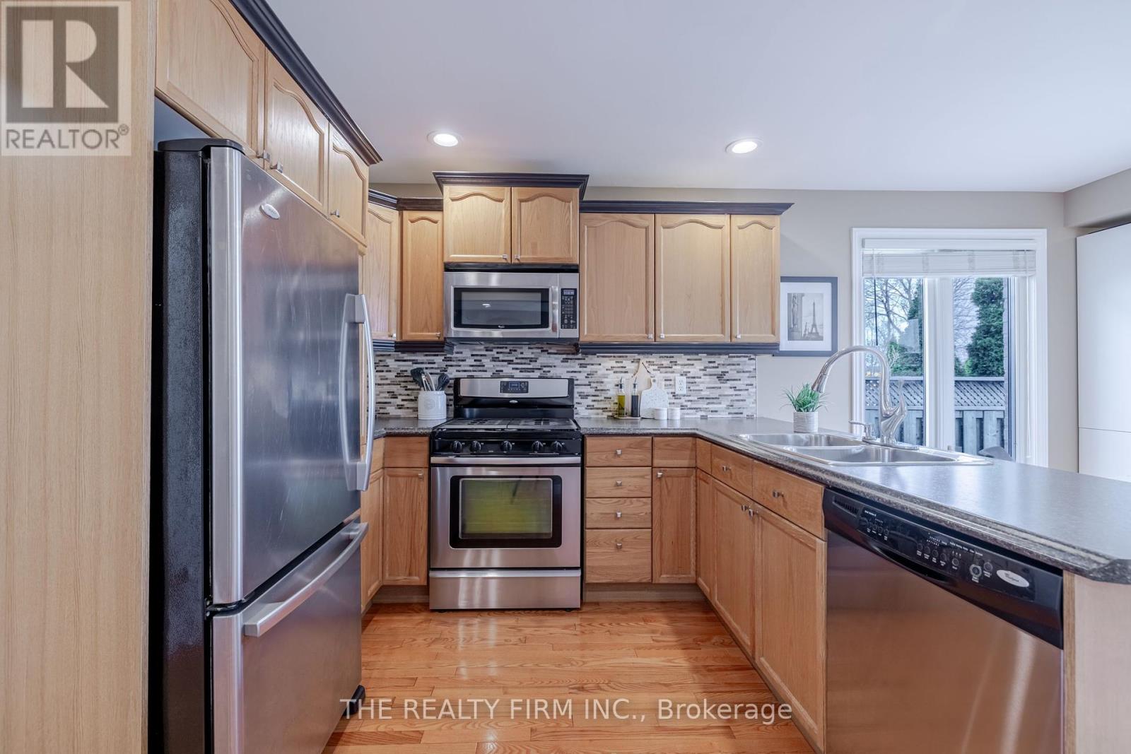 Photo 9 of 41 for 1737 Devos Drive