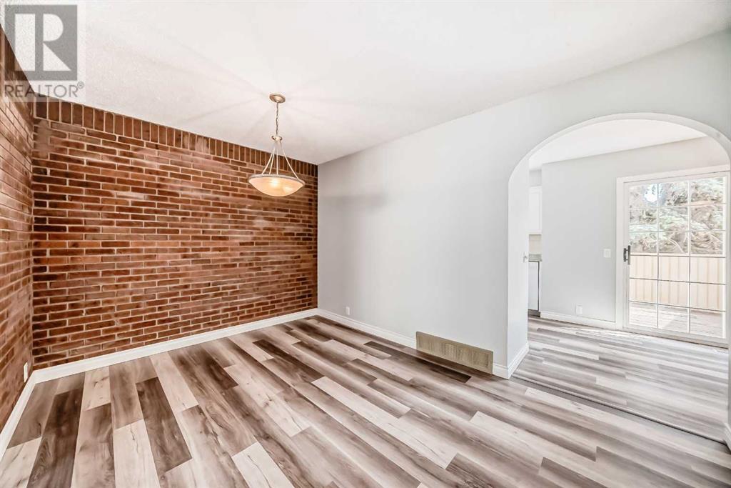 391 Point Mckay Gardens Nw, Calgary, Alberta  T3B 5C1 - Photo 5 - A2212491