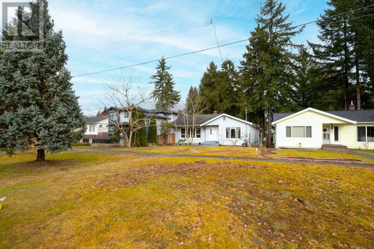 933 Fifth Street, New Westminster, British Columbia  V3L 2Y5 - Photo 2 - R2992325