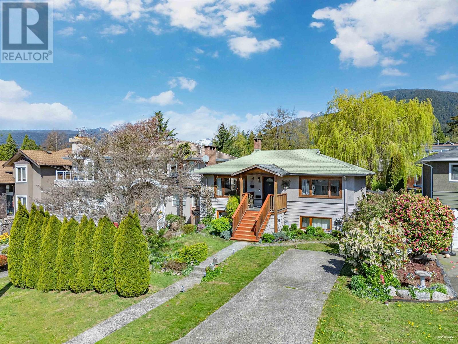430 W KINGS ROAD, north vancouver, British Columbia