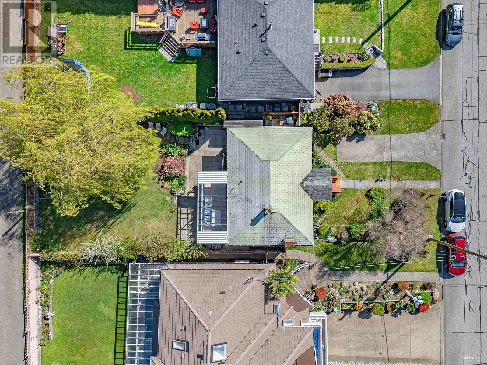 Property at 430 W KINGS ROAD image 3