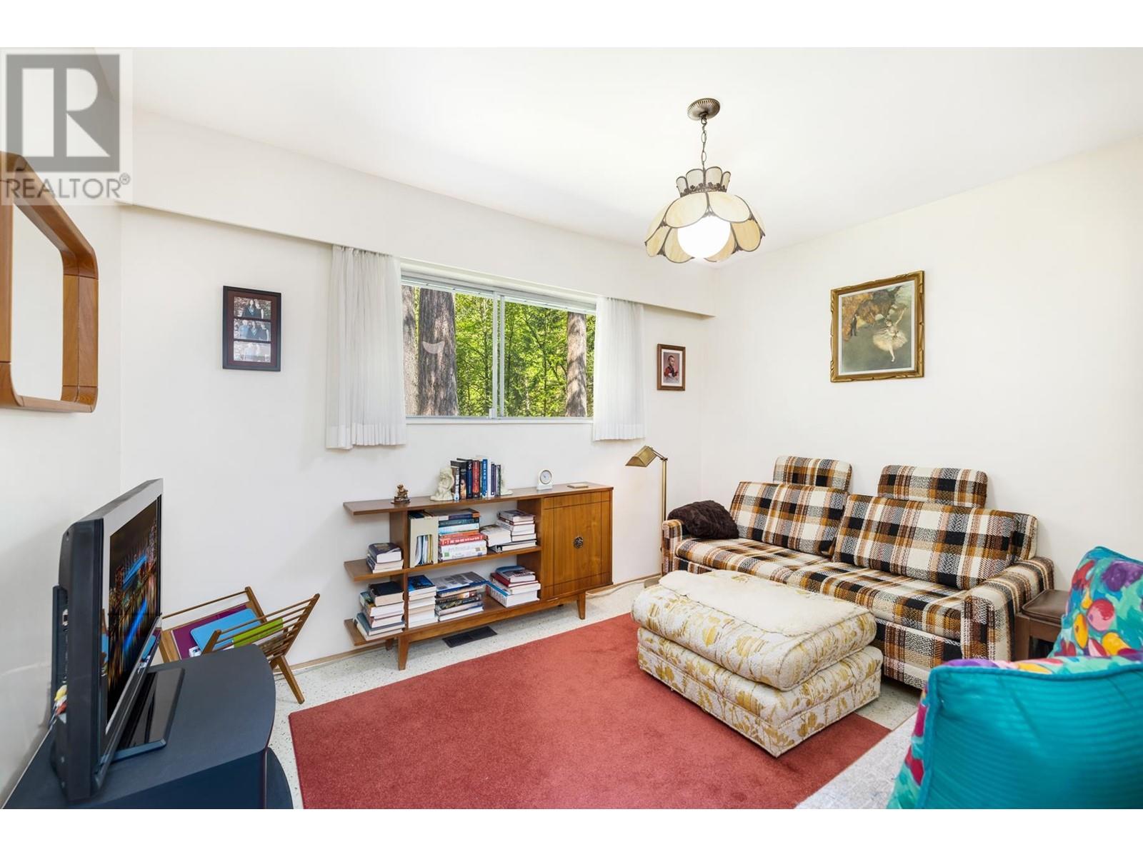 4405 Glencanyon Drive, North Vancouver, British Columbia  V7N 4B4 - Photo 16 - R2992221