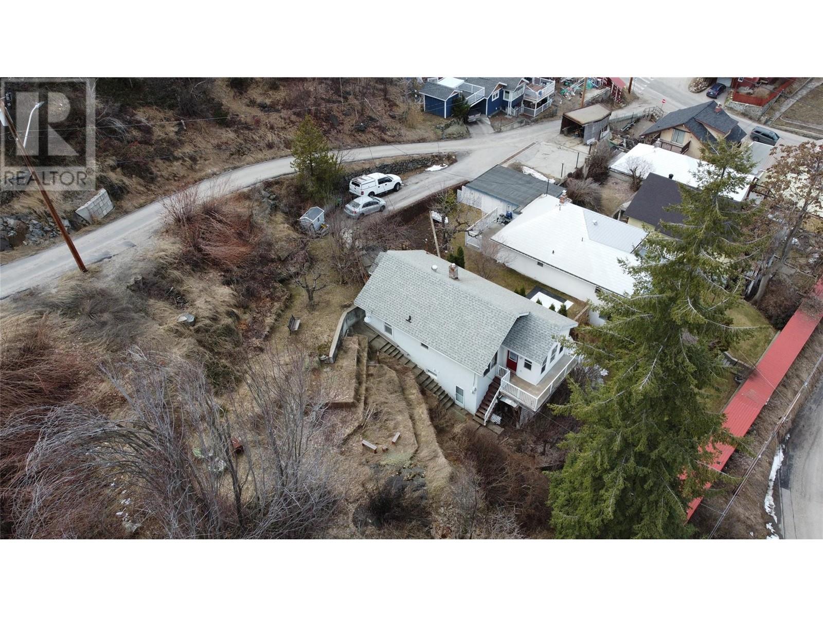 Property at 1456 Ash Street image 4