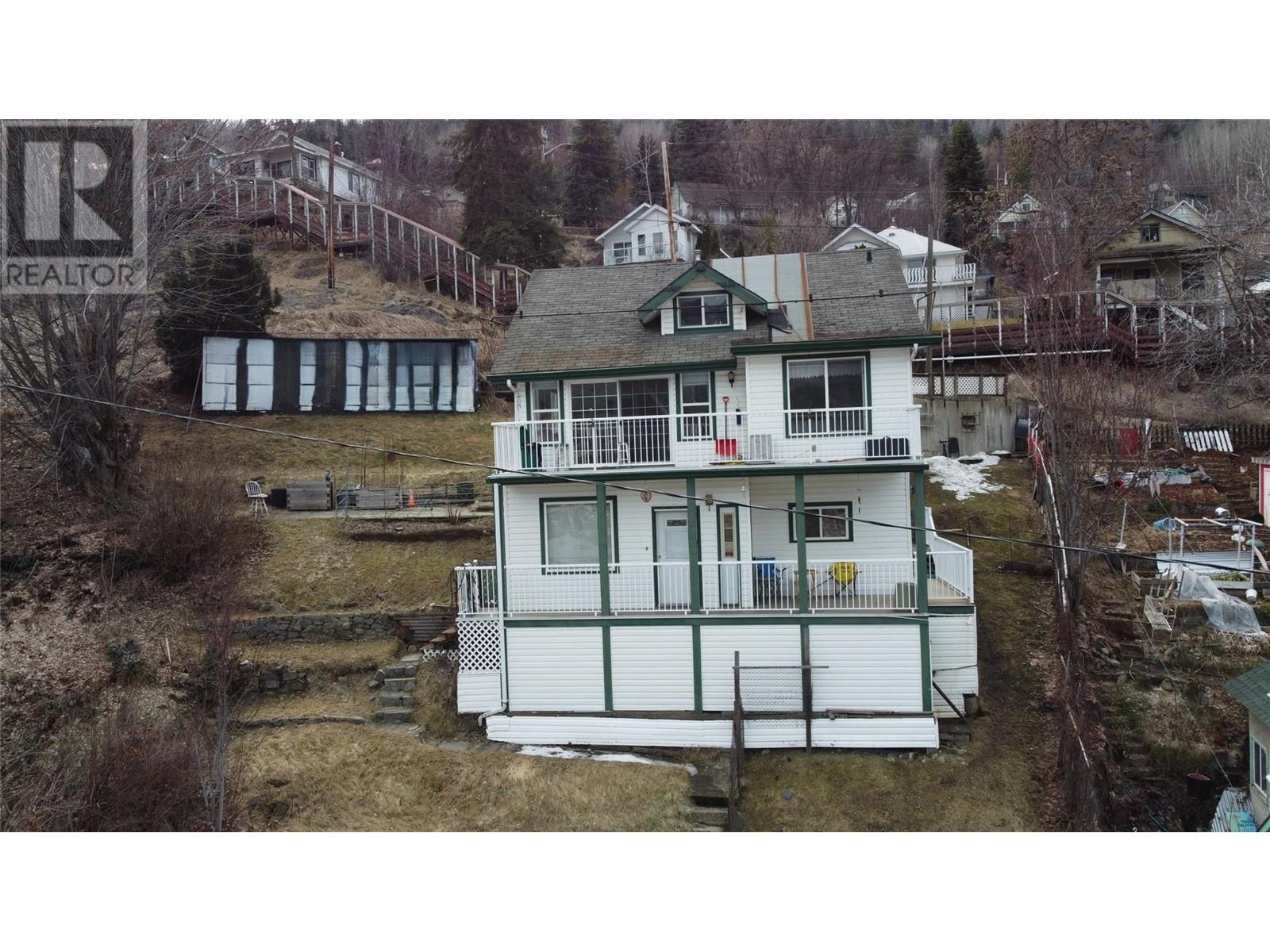 Property at 1456 Ash Street image 1