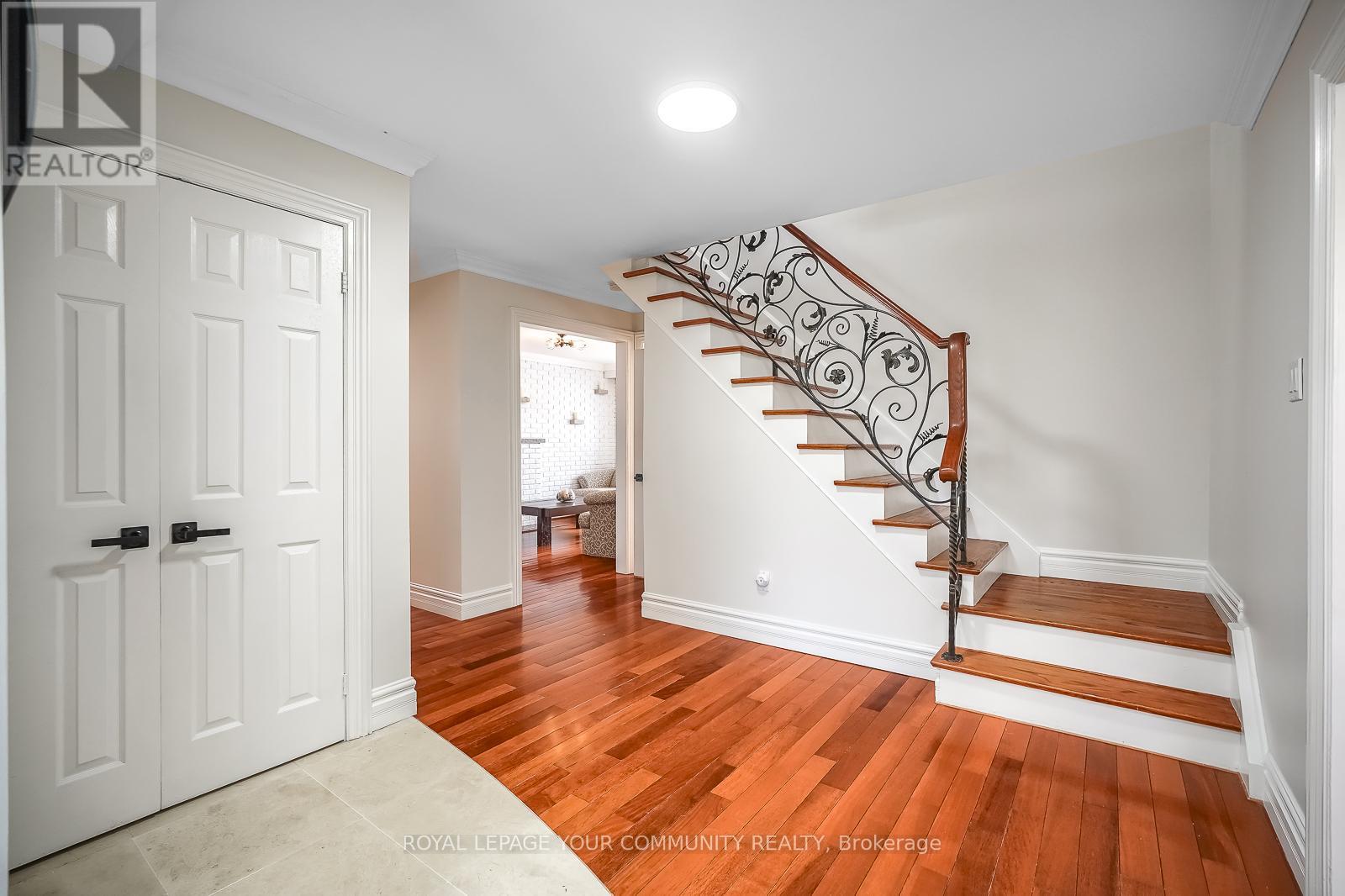18 Terryellen Crescent, Toronto, Ontario  M9C 1H7 - Photo 8 - W12094364
