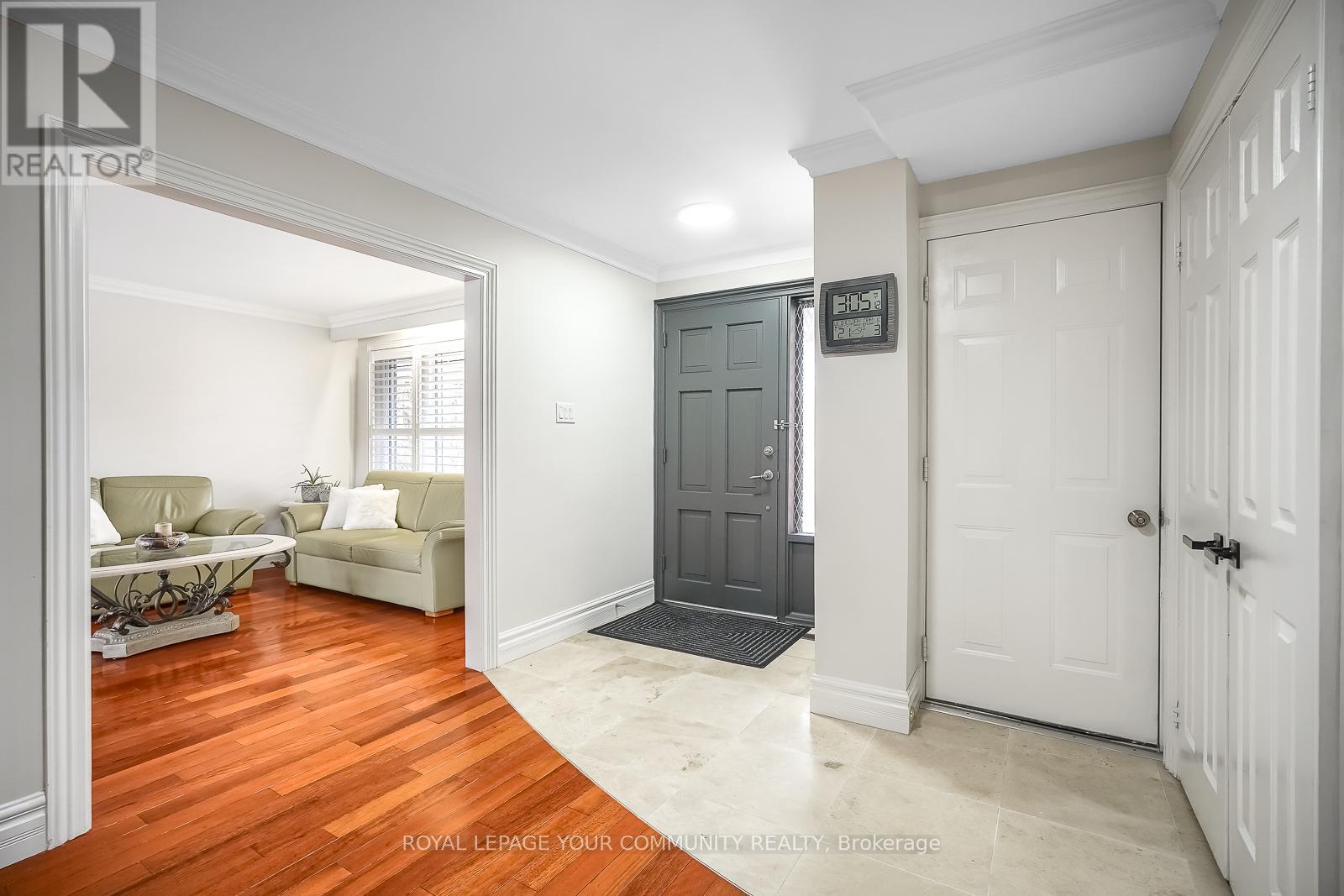 18 Terryellen Crescent, Toronto, Ontario  M9C 1H7 - Photo 7 - W12094364