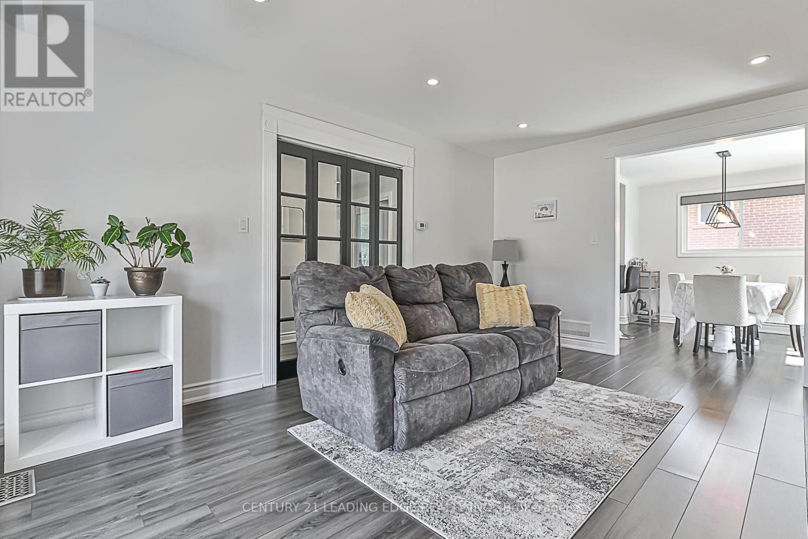 Property at 71 GLENGALL LANE image 5